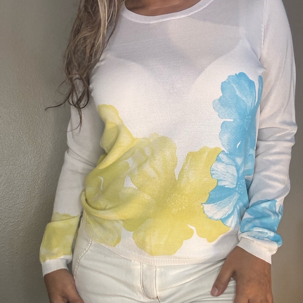 COPY - Caryn Vallone floral white sweater
